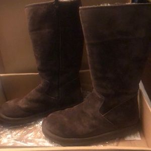 Women’s brown UGG boots